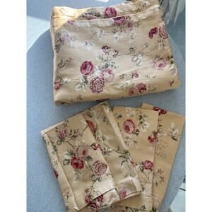 Retired Large Waverly Sonata Rose Tablecloth and Napkin set (4)